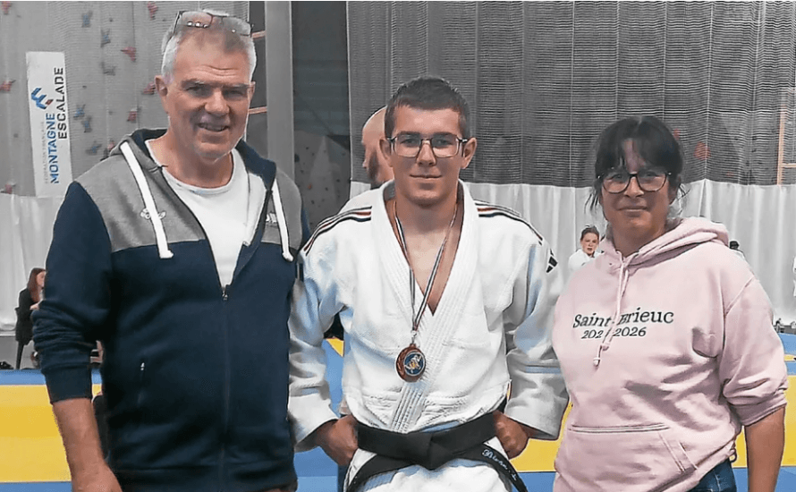 Exterior or interior of Al Judo Langueux