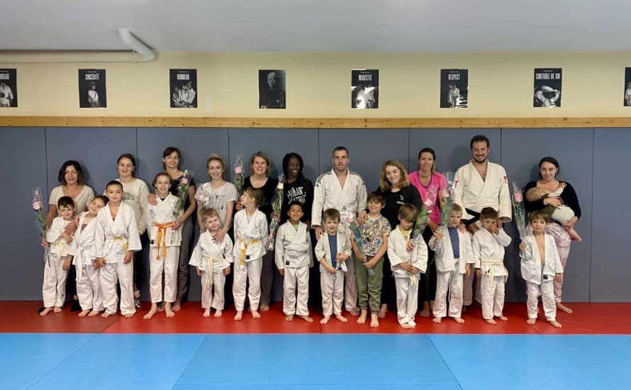 Exterior or interior of Judo Jujitsu Plombières